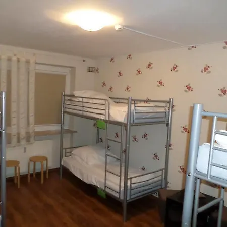 Krokodyl Hostel *