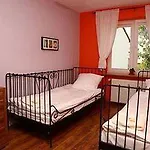 Krokodyl Hostel *